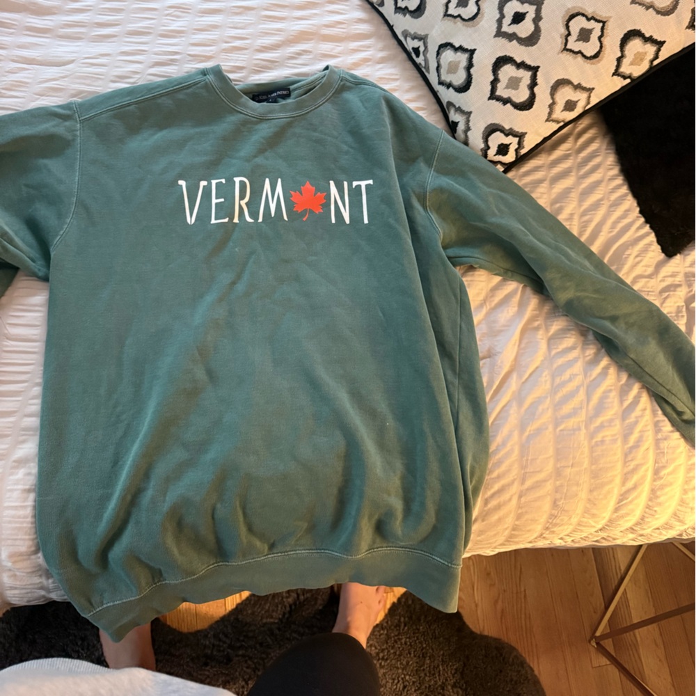 Kiel James Patrick Green Vermont Crewneck with Red Maple